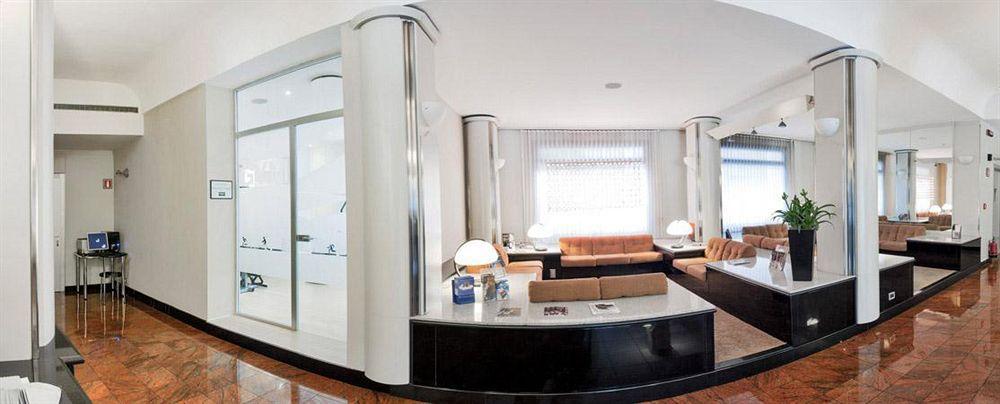 Hotel Sure By Western Milano Padova